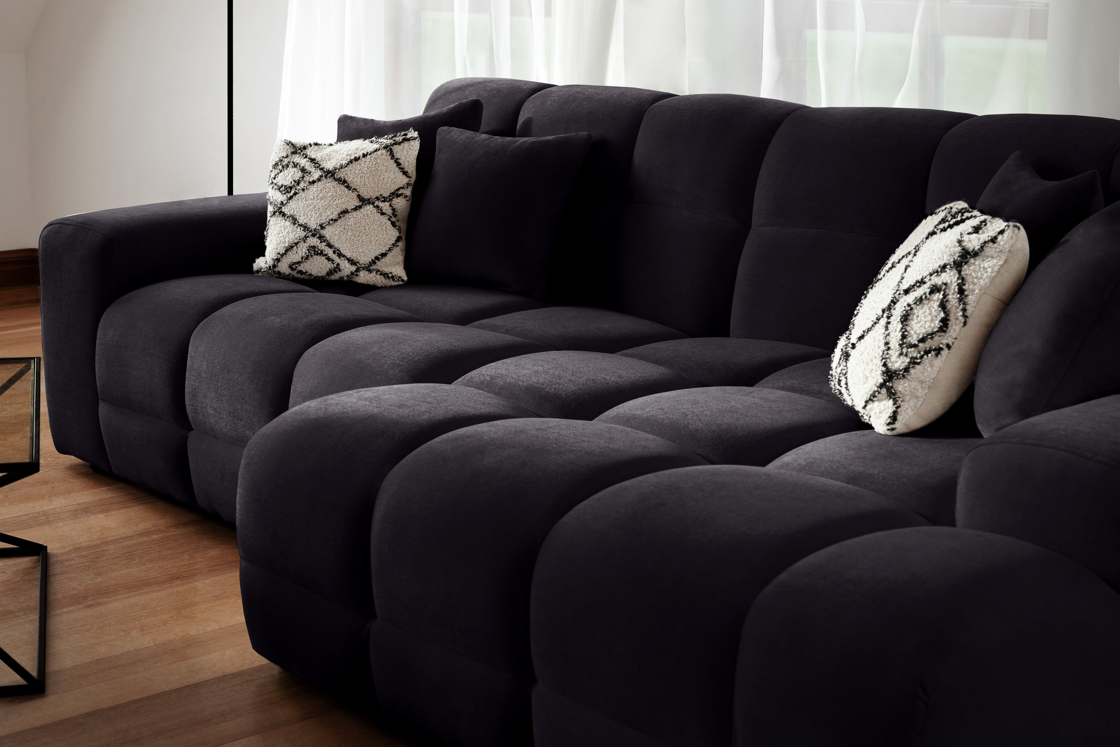 Jacob Sofa Black Right Hand Facing Corner