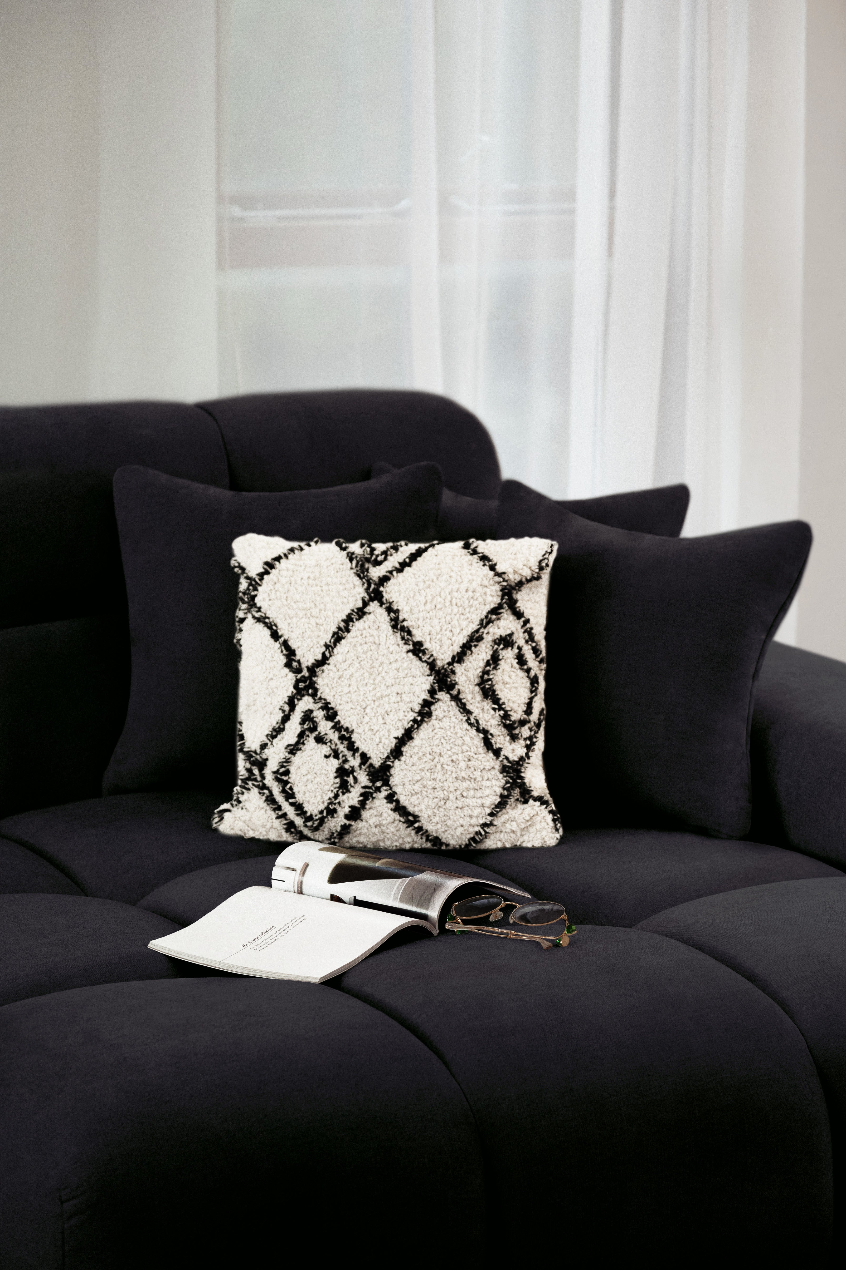 Jacob Sofa Black Left Hand Facing Corner