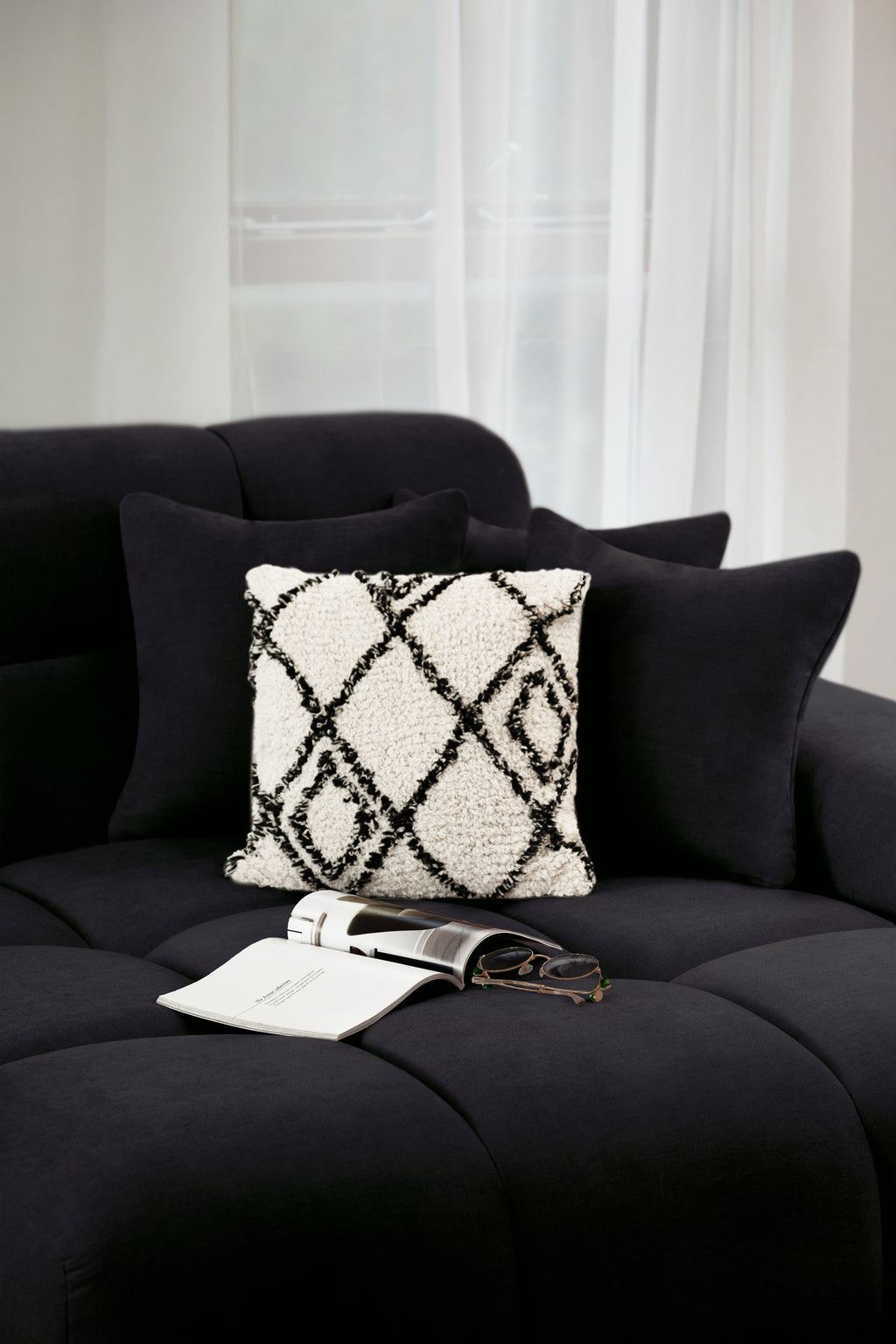 Jacob Sofa Black Right Hand Facing Corner